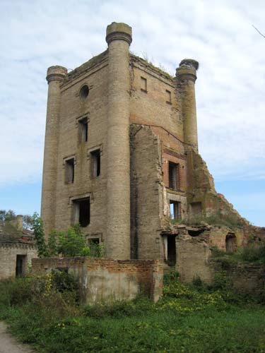  - Manor of Jastrzębski. The ruins of the distillery