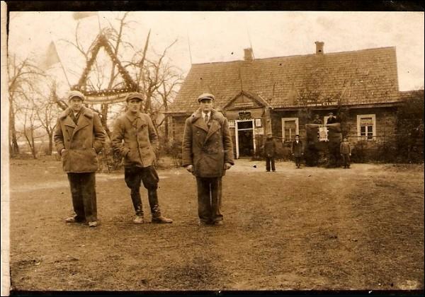  - Деревня на старых фотографиях . Ваўкавічы пасля прыходу савецкай улады