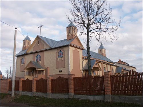 Dziaržynsk (Kojdanava). Catholic church of St. Anne