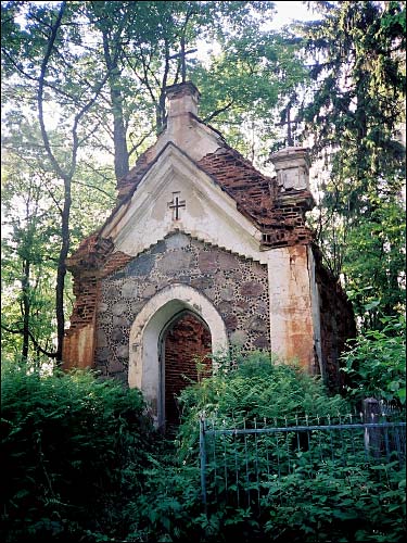 Borzdyń Mała (Jurzdówka). Kaplica grobowa Wiszniewskich