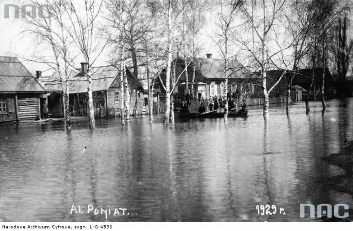  - Город на старых фотографиях . 