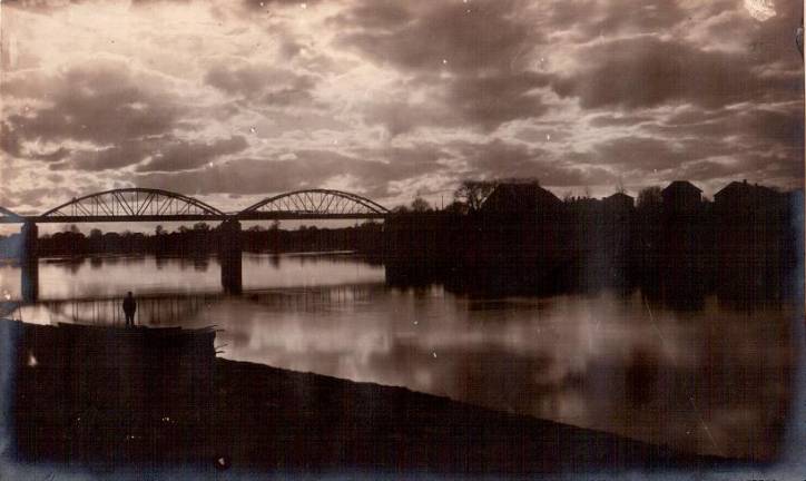  - Город на старых фотографиях . 