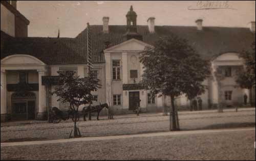  - Miasto na starych fotografiach . Klasztor. 1910 r. (źródło: www.szukamypolski.com)