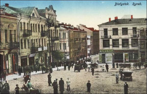  - Miasto na starych fotografiach . Rynek. 1909 r. (źródło: www.szukamypolski.com)