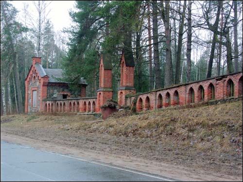  - Могілкі каталіцкія. Капліца. Фрагмент агароджы з уваходнай брамай