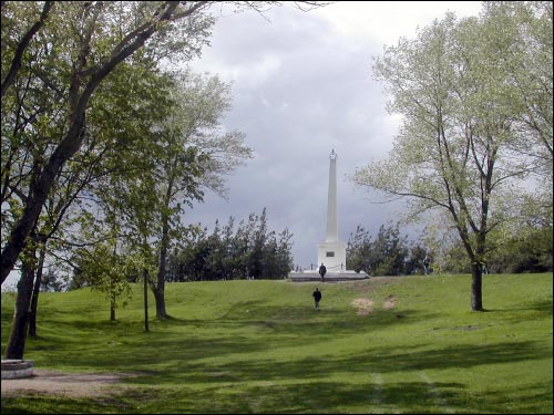  - Zamczysko . Mogiła i obelisk ku czci doktora Stanisława Narbutta