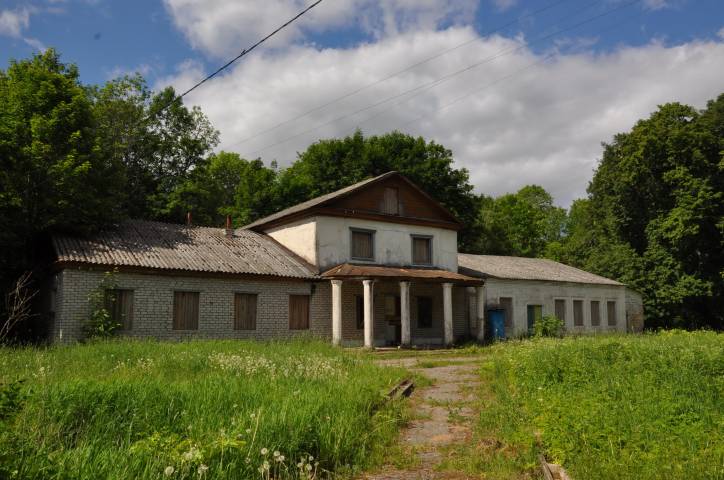  - Усадебно-парковый ансамбль . 