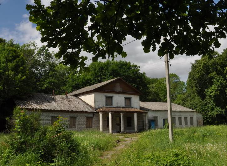  - Усадебно-парковый ансамбль . 