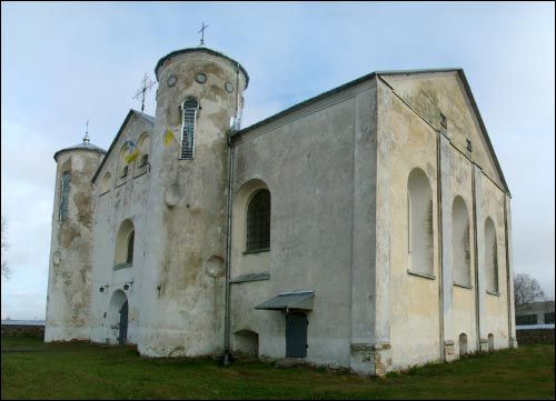 Kamai. Catholic church of St. John the Baptist