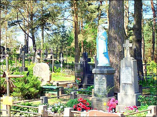 Maišiagala. cemetery Catholic