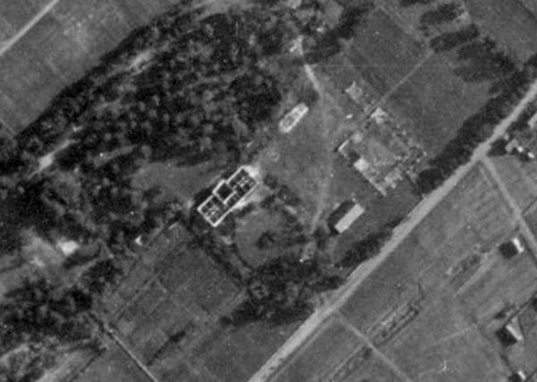  -  .    1944.       XX.<br>http://www.wwii-photos-maps.com
