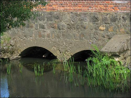  - Młyn wodny . 
