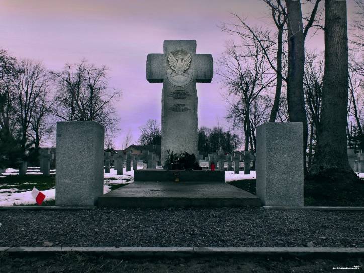 Kobryn |  Tomb of Polish soldiers died in 1920 . 