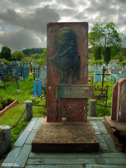 Župrany.  Francišak Bahuševič Tomb
