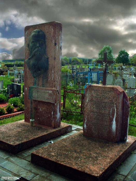 Župrany.  Francišak Bahuševič Tomb