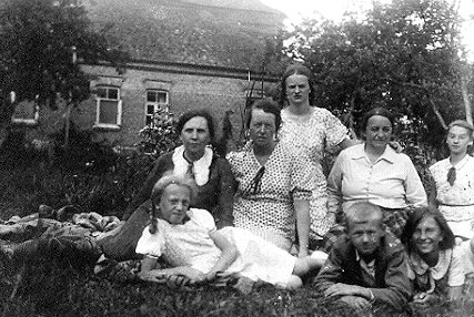  - Фольварк . 