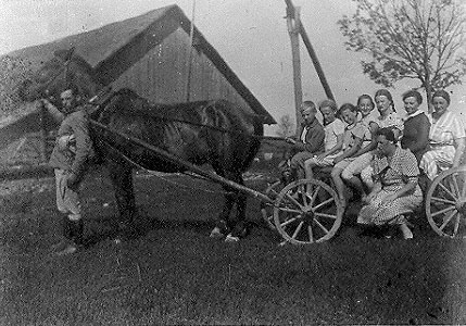  - Фольварк . 