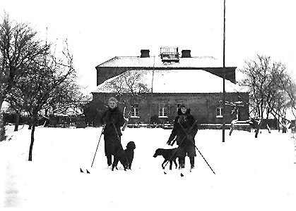  - Фольварк . 