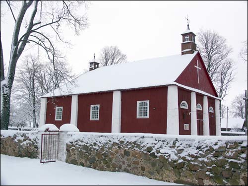 Niacieč. Catholic church of St. Michael the Archangel