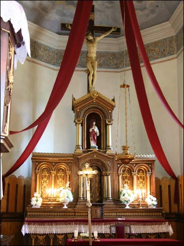 Łunna |  Catholic church of St. Anne. Main altar