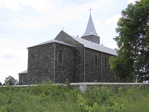 Vialikaja Rahoznica. Catholic church of Mother of God the Queen