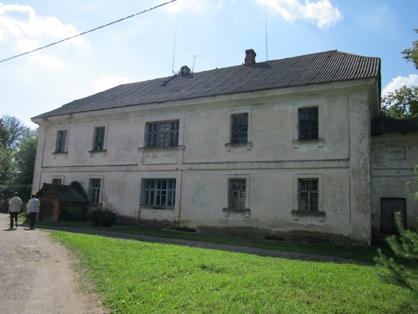  - Фольварк . 