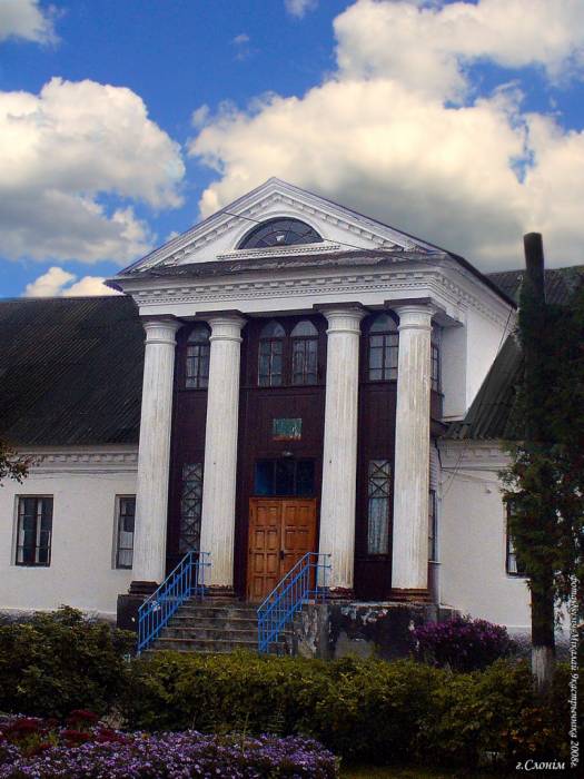  - Manor . 