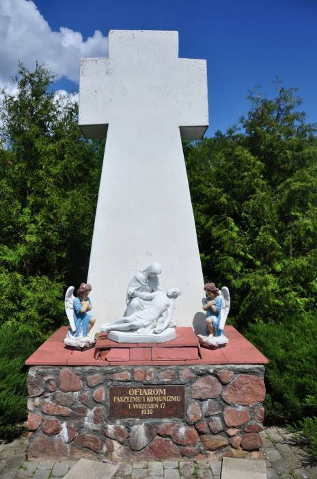 Vojstam. Catholic church of the Holy Trinity