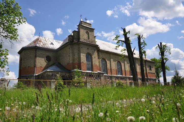 Vojstam. Catholic church of the Holy Trinity