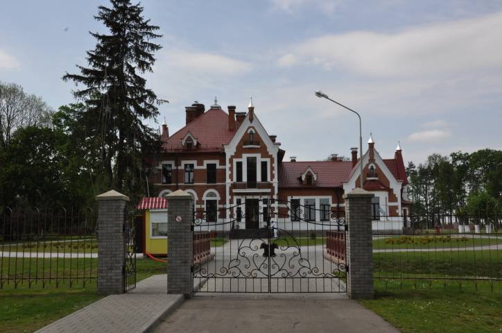  - Manor of Ivanoŭski. 