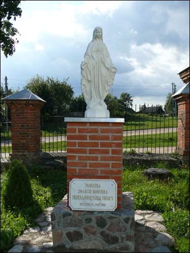 Iščałna. Catholic church of the Holy Trinity