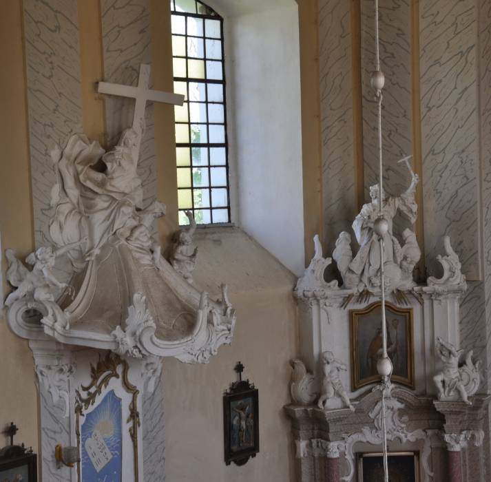 Iščałna. Catholic church of the Holy Trinity
