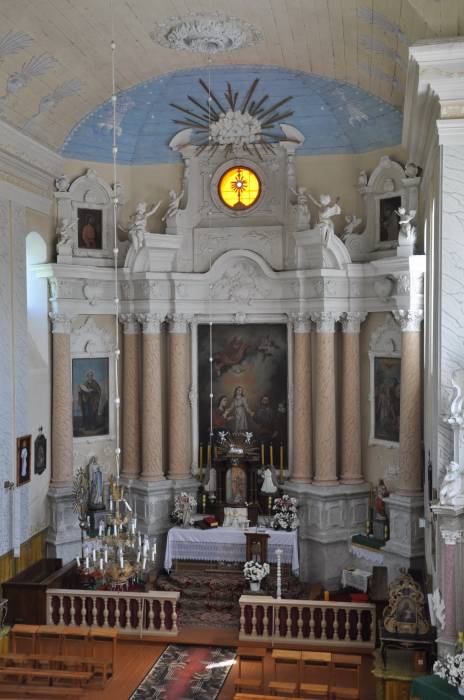 Iščałna. Catholic church of the Holy Trinity