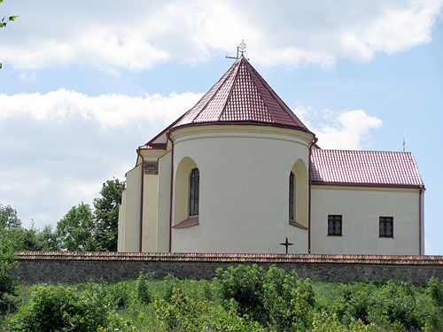 Крамяніца. Касцёл Божага Цела і Святога Юр'я