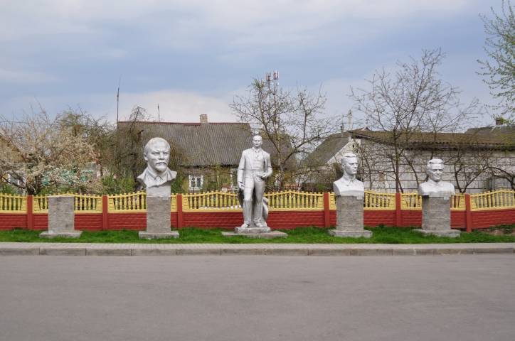  - Ulice miasteczka . 