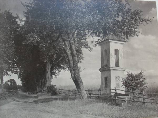 Muravanaja Ašmianka. Road chapel 