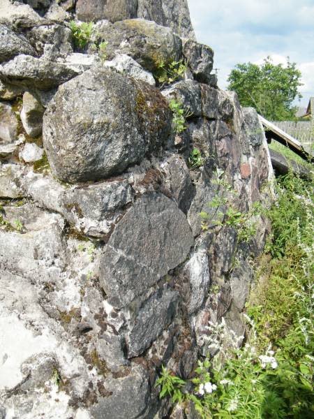 Juraciški.  Memorial rock