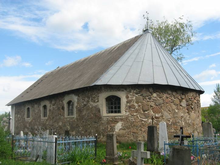 Iwie. Kaplica cmentarna 