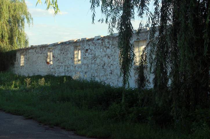 Лаўры (Квачукі). Гаспадарчы двор 