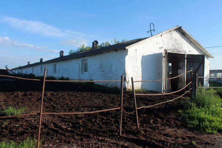 Ławry (Kwaczuki). Dwór gospodarczy 