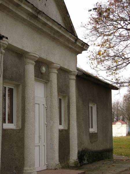  - Zespół dworsko-parkowy . 