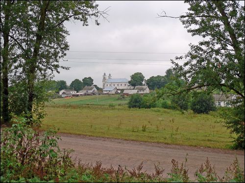  - Краявіды . Погляд на касьцёл ад дарогі