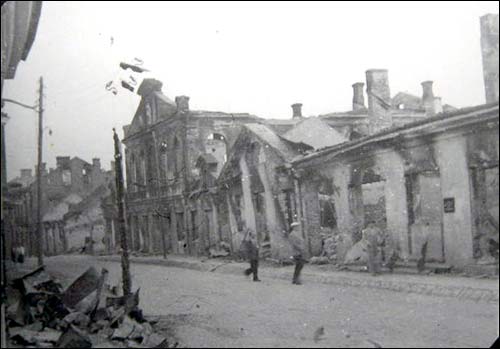  -     2-   .    .  1941-43 .