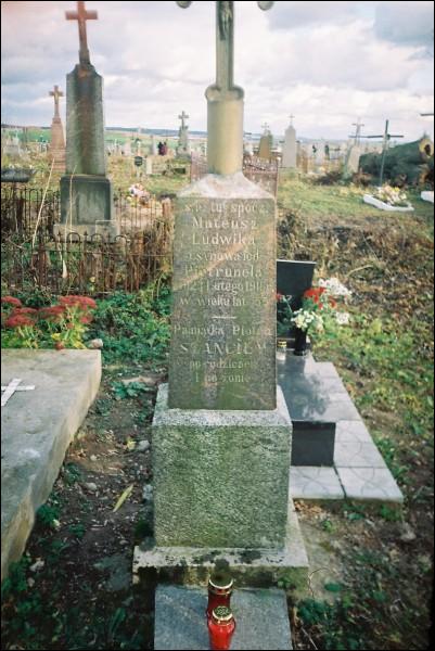 Адэльск. Могілкі старыя каталіцкія