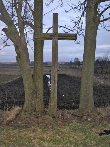  - У вёсцы . Крыж ля дарогі