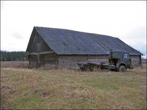  - У вёсцы . У вёсцы