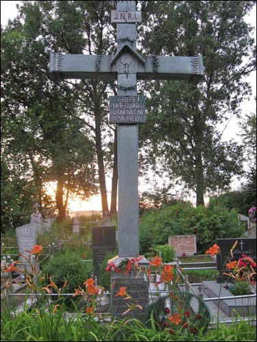  - У вёсцы . Крыж на магіле жаўнераў Арміі Краёвай