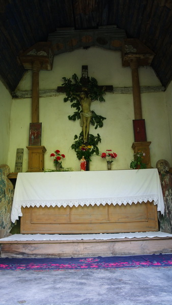  - The tomb . 