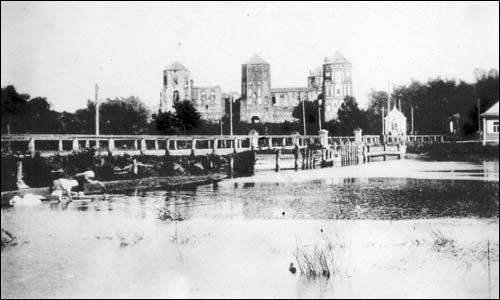  - Town at the old photos . 