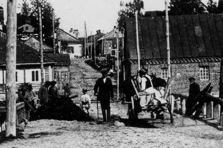 Mir. Town at the old photos 